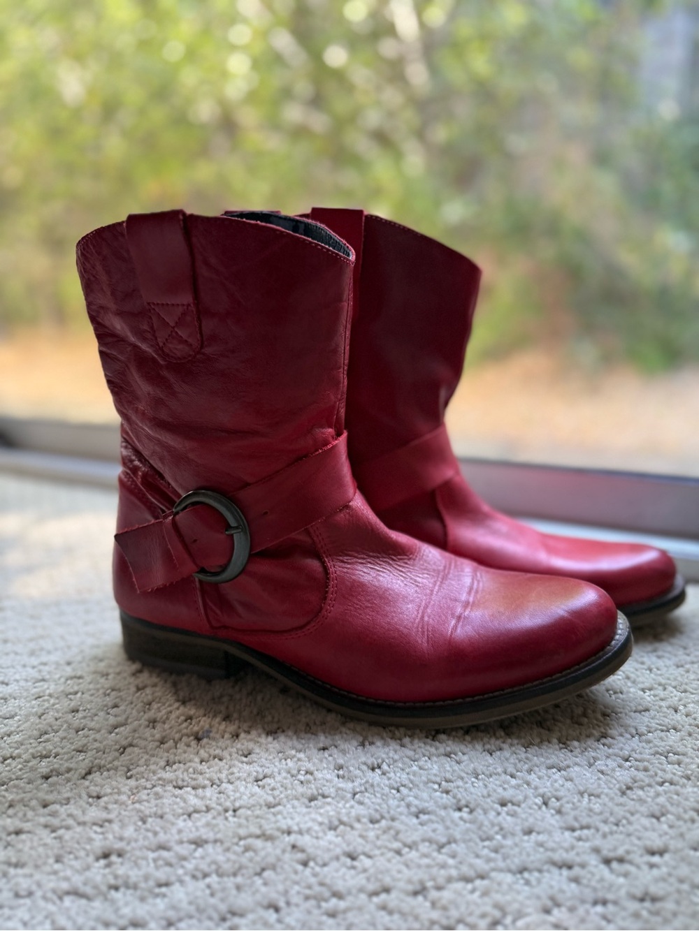 Red leather rounded toe boots w/ buckle -sz 40